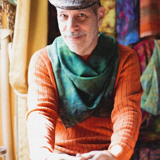 Exploring the Mystical World of Tarot: A Journey with Ripe Color